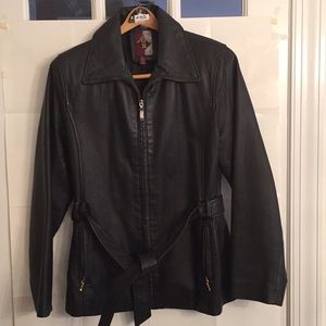 GIII Women’s 100% Leather Jacket Size M